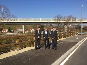 Ogled novega nadvoza na Grobelnem, na katerem je bila predstavljena tudi situacija nujnosti pločnika.